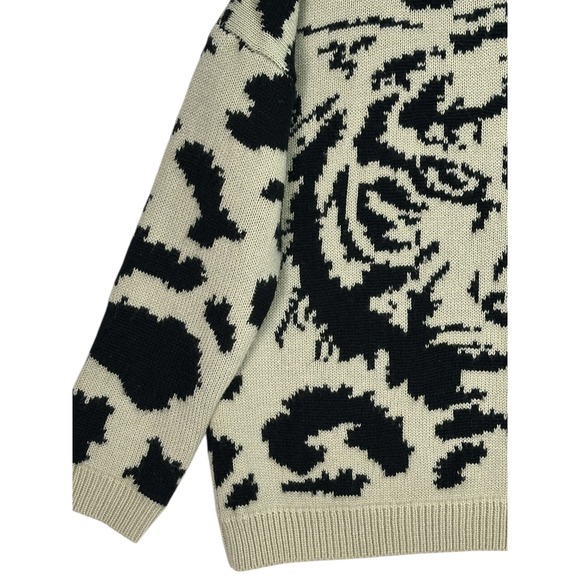 365 Point Tiger Face Animal Print Knit Sweater Cream Black Size Small Oversized - Picture 9 of 10
